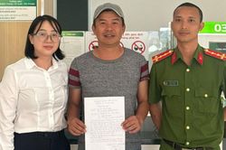 C&ocirc;ng an hỗ trợ người đ&agrave;n &ocirc;ng nhận lại 900 triệu đồng chuyển nhầm