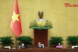 Đề nghị siết quản l&yacute; gi&aacute; thuốc, thiết bị y tế, bảo đảm quyền lợi người bệnh