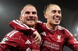 Liverpool thắng điên rồ ở Champions League