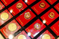 Gi&aacute; v&agrave;ng trong nước chưa ngừng lao dốc
