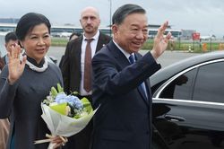 Tổng B&iacute; thư, Chủ tịch nước v&agrave; Phu nh&acirc;n bắt đầu thăm ch&iacute;nh thức EU v&agrave; Bỉ