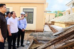 Ph&oacute; Thủ tướng L&ecirc; Tiến Ch&acirc;u kiểm tra thực địa trường nội tr&uacute; li&ecirc;n cấp tại tỉnh Quảng Trị