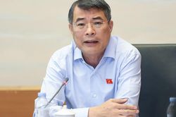 Thủ tướng: Thuốc, thiết bị y tế bị đội gi&aacute; cao g&acirc;y thiệt hại lớn cho cả người bệnh v&agrave; Nh&agrave; nước