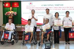 Hỗ trợ kinh ph&iacute; điều trị cho 400 bệnh nh&acirc;n mắc bệnh hiểm ngh&egrave;o c&oacute; ho&agrave;n cảnh đặc biệt