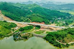 Cao tốc Tuy&ecirc;n Quang - H&agrave; Giang: Thi c&ocirc;ng cầu bảo đảm tiến độ, 5 g&oacute;i thầu x&acirc;y đường cần tăng tốc