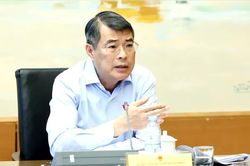 Thủ tướng L&ecirc; Minh Hưng: Quyết liệt cắt bỏ kh&acirc;u trung gian trong y tế