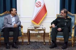 Iran tuy&ecirc;n bố kh&ocirc;ng đưa uranium l&agrave;m gi&agrave;u ra khỏi l&atilde;nh thổ