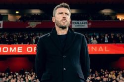 Chuyển động MU 24/7 ng&agrave;y 21/10: Carrick chịu sức &eacute;p; Ronaldo vướng tranh c&atilde;i; h&agrave;ng thủ khủng hoảng