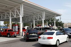 Mỹ dốc sức hạ nhiệt giá dầu diesel, 'gõ cửa' Ấn Độ, các nhà máy lọc dầu đang làm mọi thứ có thể