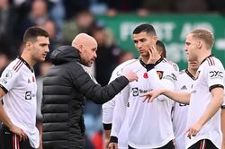 Ten Hag tố Ronaldo lười biếng tại Man United