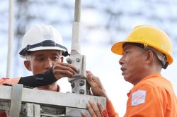 Đề xuất &aacute;p dụng ngay biểu gi&aacute; điện 5 bậc v&agrave; khung giờ cao điểm mới
