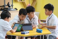 Nhiều trường dừng dạy tiếng Anh li&ecirc;n kết, STEM: Phụ huynh giảm g&aacute;nh nặng tiền học