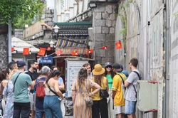 Hà Nội xúc tiến làm phố đi bộ 24/7 tại vòm cầu Phùng Hưng