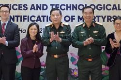 Chuy&ecirc;n gia quốc tế chia sẻ kinh nghiệm gi&uacute;p Việt Nam t&igrave;m h&agrave;i cốt liệt sĩ
