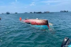 Ch&igrave;m t&agrave;u gần vịnh Mũi N&eacute;