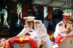 Nghỉ 27/7 hưởng nguy&ecirc;n lương kh&ocirc;ng đơn thuần l&agrave; th&ecirc;m một ng&agrave;y để vui chơi