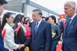 Tổng Bí thư, Chủ tịch nước và phu nhân đến Brussels