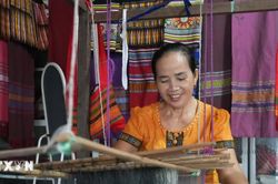 Ph&aacute;t huy di sản dệt thổ cẩm gắn với ph&aacute;t triển du lịch cộng đồng ở Nghệ An