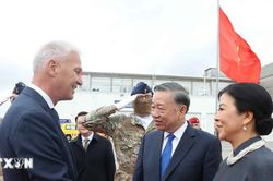 Tổng B&iacute; thư, Chủ tịch nước T&ocirc; L&acirc;m v&agrave; Phu nh&acirc;n bắt đầu thăm ch&iacute;nh thức EU v&agrave; Bỉ