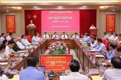 X&aacute;c định nền tảng l&yacute; luận cho sự ph&aacute;t triển l&acirc;u d&agrave;i của đất nước