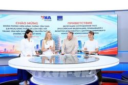 Đo&agrave;n ph&oacute;ng vi&ecirc;n H&atilde;ng Th&ocirc;ng tấn TASS thăm v&agrave; l&agrave;m việc với Th&ocirc;ng tấn x&atilde; Việt Nam