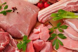 Gi&aacute; n&ocirc;ng sản h&ocirc;m nay (21/10): Gi&aacute; lợn hơi chạm đ&aacute;y 47.000 đồng/kg, hồ ti&ecirc;u bật tăng