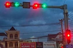 Đ&egrave;n t&iacute;n hiệu giao th&ocirc;ng bị lỗi, người điều khiển xe c&oacute; bị xử phạt?
