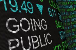 Trước thềm IPO, c&aacute;c c&ocirc;ng ty AI l&ecirc;n kế hoạch chia sẻ th&agrave;nh quả tăng trưởng với c&ocirc;ng ch&uacute;ng