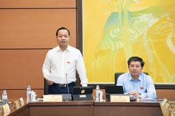 ĐBQH tỉnh g&oacute;p &yacute; ho&agrave;n thiện c&aacute;c luật thuộc lĩnh vực y tế v&agrave; an sinh x&atilde; hội