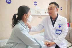 Đừng để nỗi sợ cản bước điều trị ung thư v&uacute;