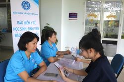 Tuy&ecirc;n truyền ch&iacute;nh s&aacute;ch bảo hiểm y tế cho sinh vi&ecirc;n Trường Đại học Victoria Th&aacute;i B&igrave;nh Dương
