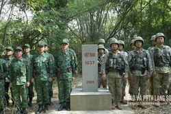 Tuần tra song phương tr&ecirc;n bi&ecirc;n giới Việt - Trung