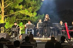 Để sắc hoa ng&acirc;n l&ecirc;n th&agrave;nh giai điệu