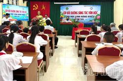 Bồi dưỡng s&aacute;ng t&aacute;c văn học cho học sinh năng khiếu