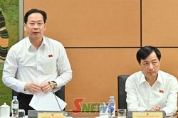 Đo&agrave;n ĐBQH tỉnh Sơn La thảo luận tổ về một số dự thảo luật trong lĩnh vực y tế