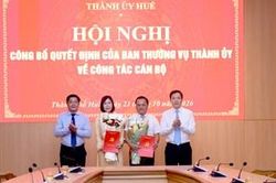 Th&agrave;nh ủy Huế c&ocirc;ng bố c&aacute;c quyết định về điều động c&aacute;n bộ