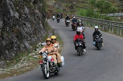 100 m&ocirc; t&ocirc; vượt đ&egrave;o M&atilde; P&igrave; L&egrave;ng quảng b&aacute; du lịch v&ugrave;ng cao Tuy&ecirc;n Quang