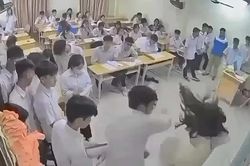 Sở Gi&aacute;o dục v&agrave; Đ&agrave;o tạo H&agrave; Nội y&ecirc;u cầu l&agrave;m r&otilde; vụ nam sinh h&agrave;nh hung gi&aacute;o vi&ecirc;n