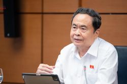 Chủ tịch Quốc hội Trần Thanh Mẫn: Kh&ocirc;ng n&ecirc;n chỉ nh&igrave;n v&agrave;o lợi &iacute;ch kinh tế hay số thu ng&acirc;n s&aacute;ch