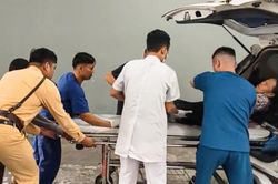 CSGT H&agrave; Nội mở đường, đưa người phụ nữ bị tai nạn đi cấp cứu