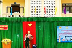 Tuy&ecirc;n truyền ph&aacute;p luật về ph&ograve;ng chống bạo lực học đường
