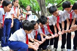 Cần dẹp bỏ m&ocirc;n li&ecirc;n kết thu ph&iacute; trong trường phổ th&ocirc;ng, trả lại thời gian cho học sinh
