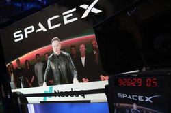 Tesla v&agrave; SpaceX lập hội đồng thảo luận s&aacute;p nhập, lợi nhuận qu&yacute; 3 của SpaceX vượt xa dự b&aacute;o