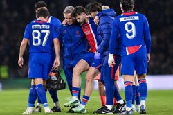 PSG nhận tin dữ sau trận thắng Barcelona, Kvaratskhelia nguy cơ nghỉ d&agrave;i hạn