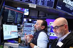 Chứng kho&aacute;n thế giới 21/10: Kospi tăng hơn 3%, Dow Jones bật hơn 500 điểm