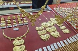 Mua vàng ở Bảo Tín Minh Châu, Phú Quý, Mi Hồng, Ancarat giờ cần lưu ý gì?