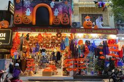 Halloween chưa tới, H&agrave;ng M&atilde; đ&atilde; v&agrave;o m&ugrave;a