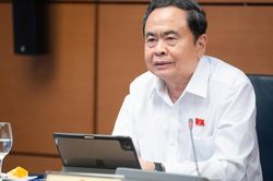 Chủ tịch Quốc hội: Giảm thu ng&acirc;n s&aacute;ch nhưng lợi &iacute;ch x&atilde; hội từ ph&ograve;ng, chống thuốc l&aacute; rất lớn
