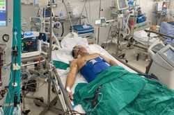Gi&agrave;nh sự sống cho người đ&agrave;n &ocirc;ng 3 lần ngừng tim trong 30 ph&uacute;t