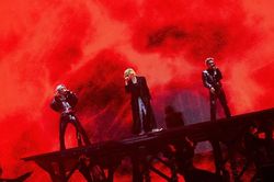 Lưu &yacute; tại concert BIGBANG H&agrave; Nội: Cấm camp r&agrave;o qua đ&ecirc;m, c&oacute; sợ tia laser l&agrave;m hỏng cam?